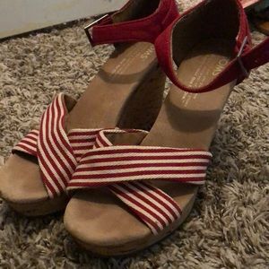 Toms wedges